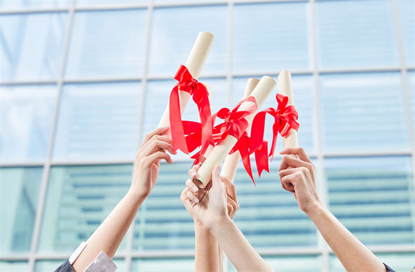 遇到这8种情况，千万不要抢反弹！